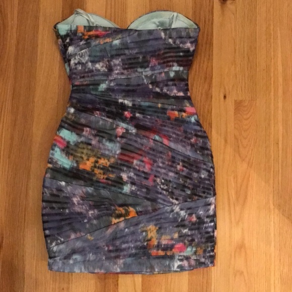 BCBG strapless bandage tube dress - Picture 3 of 7